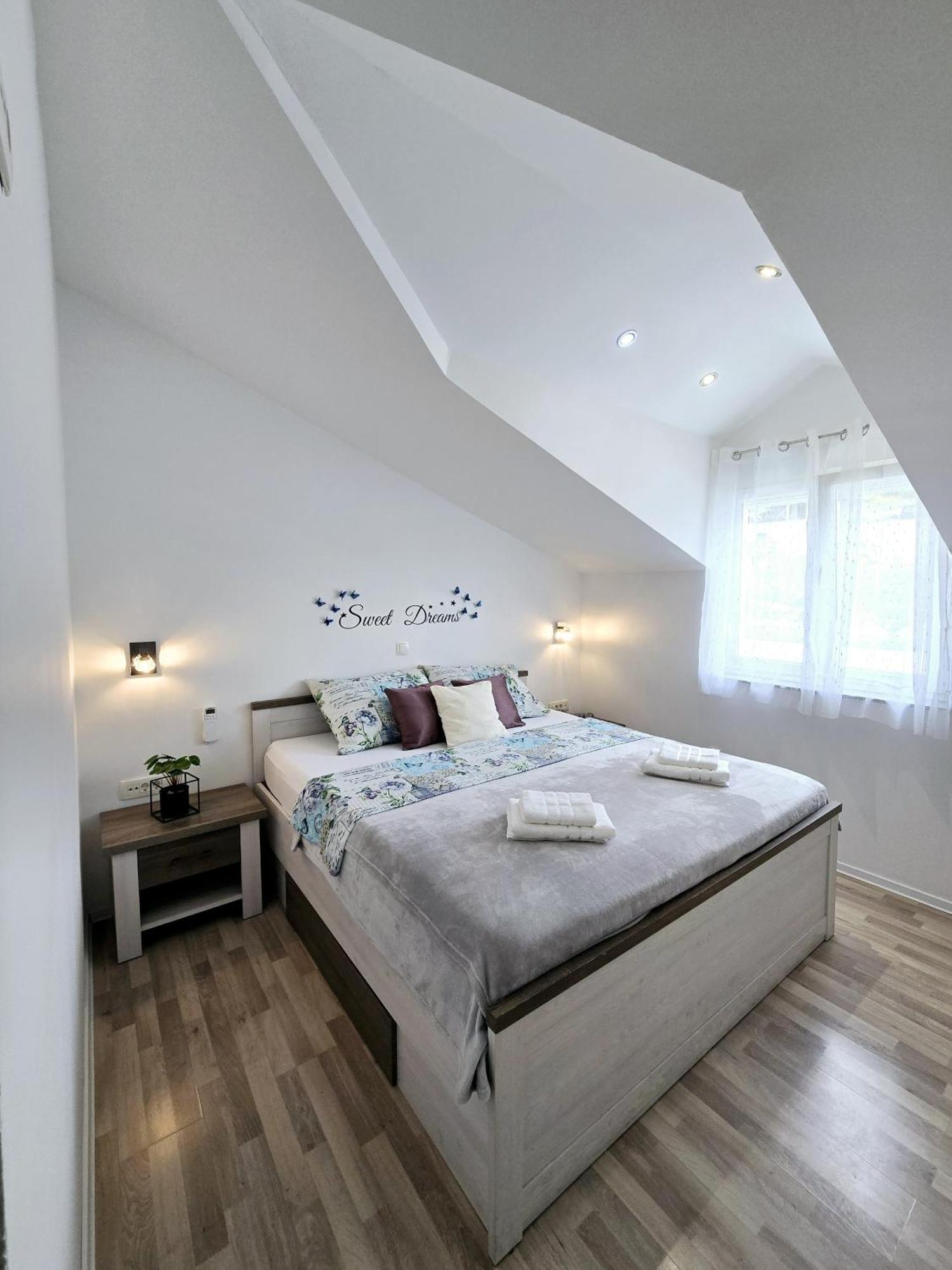 Villa Matanovi Dvori Podstrana Bagian luar foto