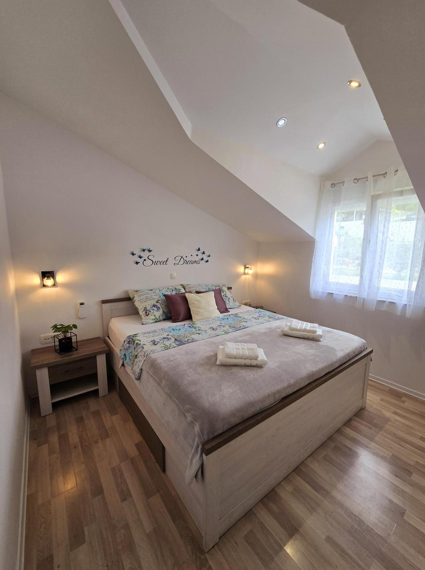 Villa Matanovi Dvori Podstrana Bagian luar foto