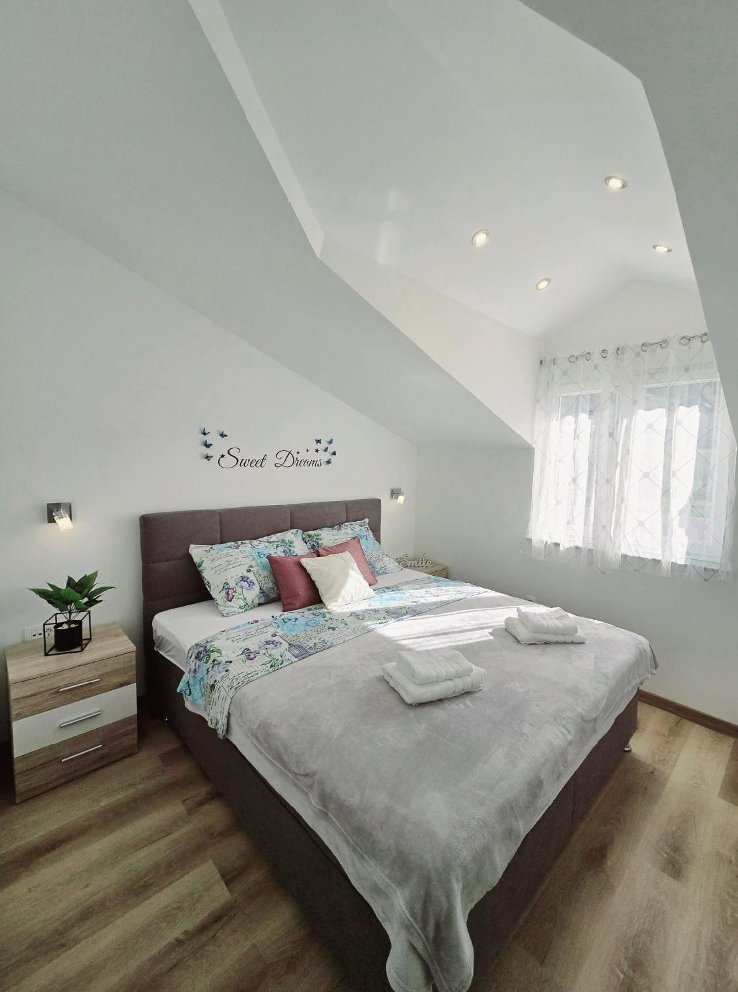 Villa Matanovi Dvori Podstrana Bagian luar foto
