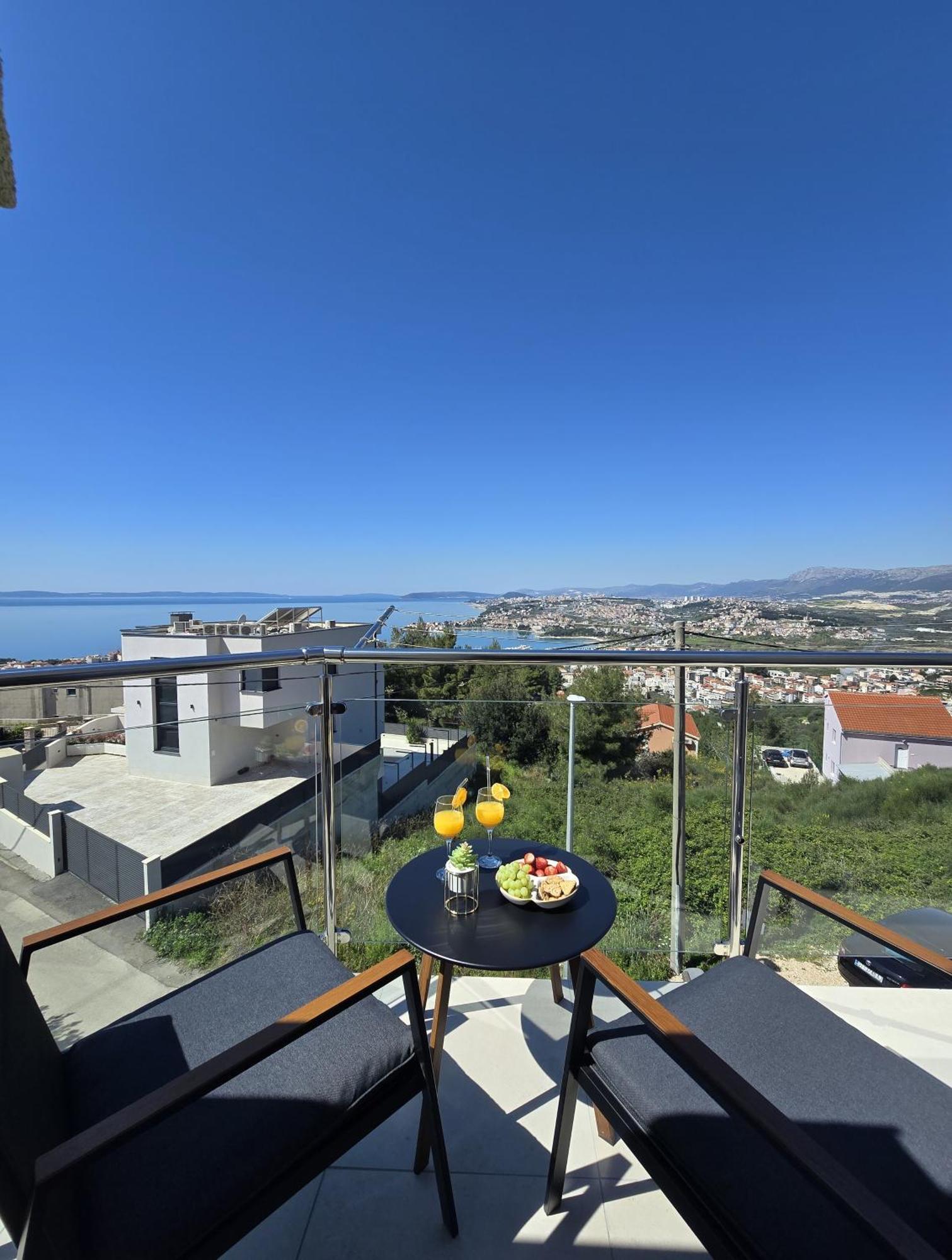 Villa Matanovi Dvori Podstrana Bagian luar foto